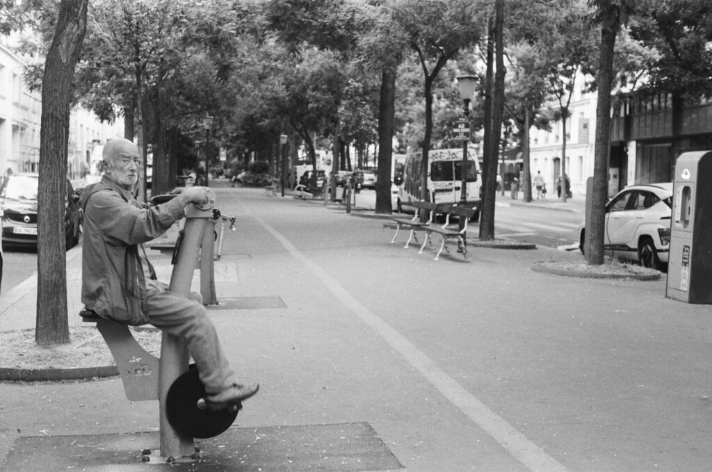 Exercise machines on Boulevard de Charonne, Paris